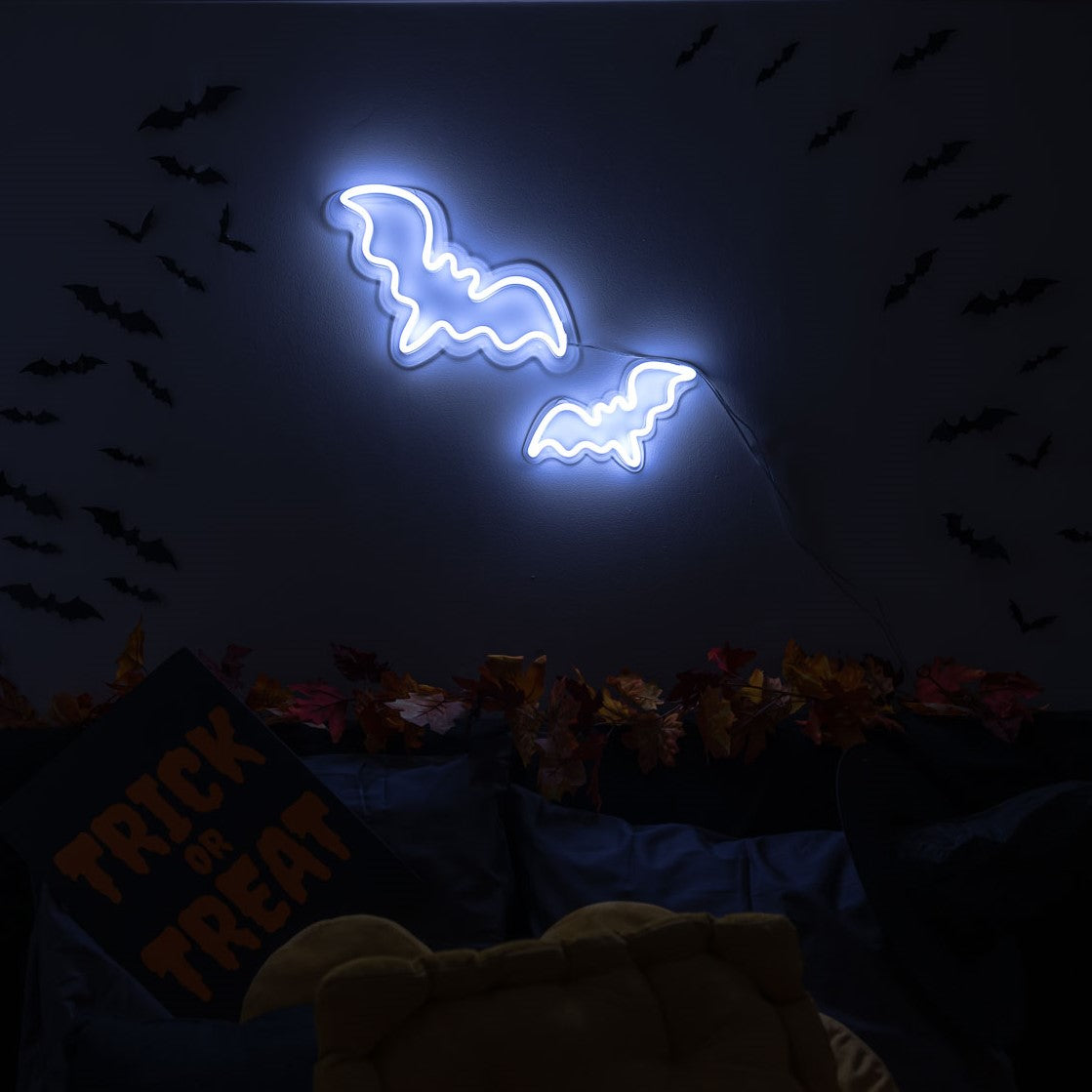 BOO-tiful Neon Bat Light