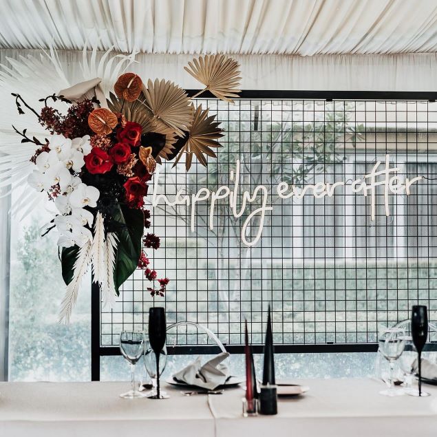 Custom Neon's Happily Ever After light sign @CavershamHouse photo by @aliceheydonevents